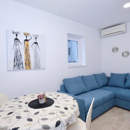 Apartment Smile Solin Luaran gambar