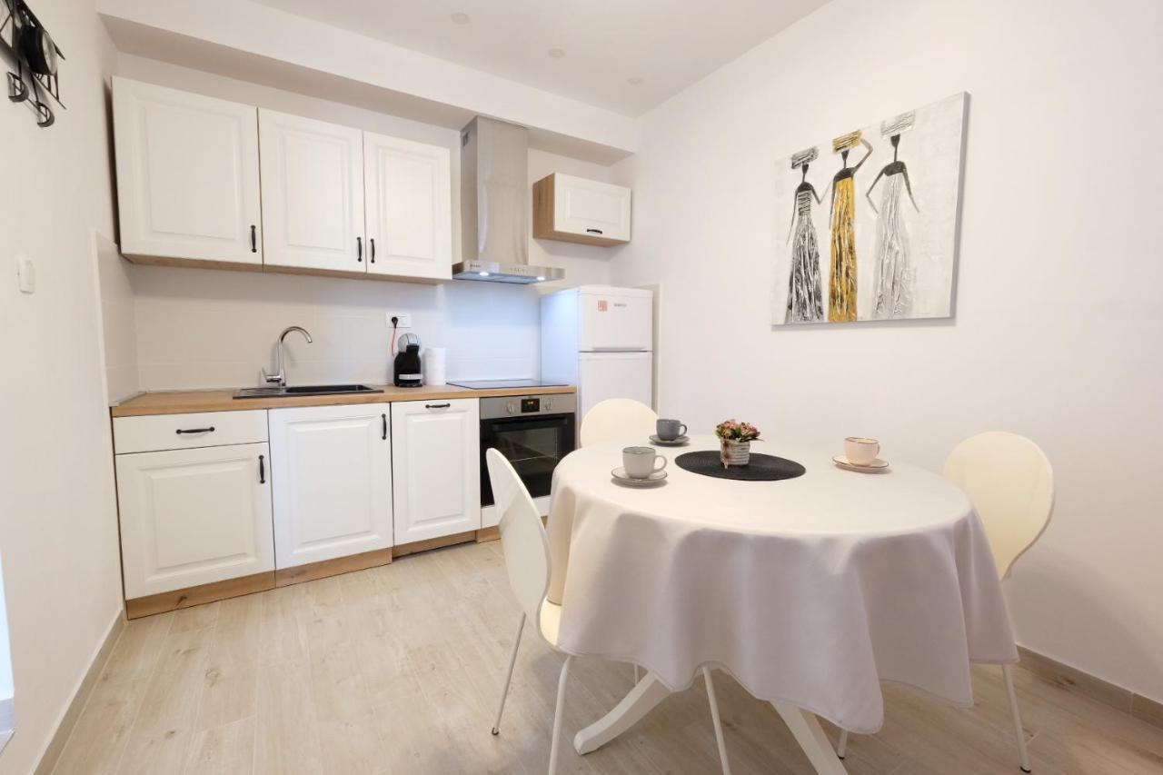 Apartment Smile Solin Luaran gambar