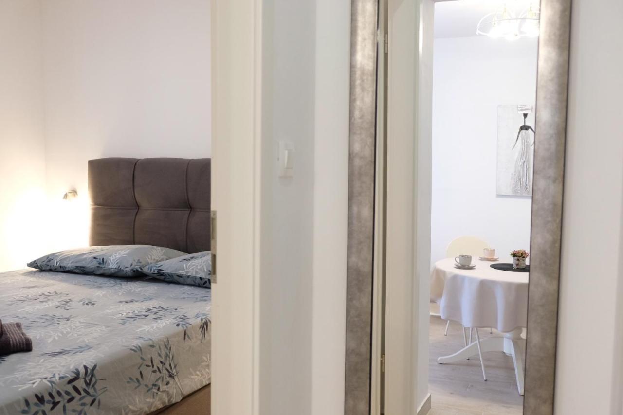 Apartment Smile Solin Luaran gambar