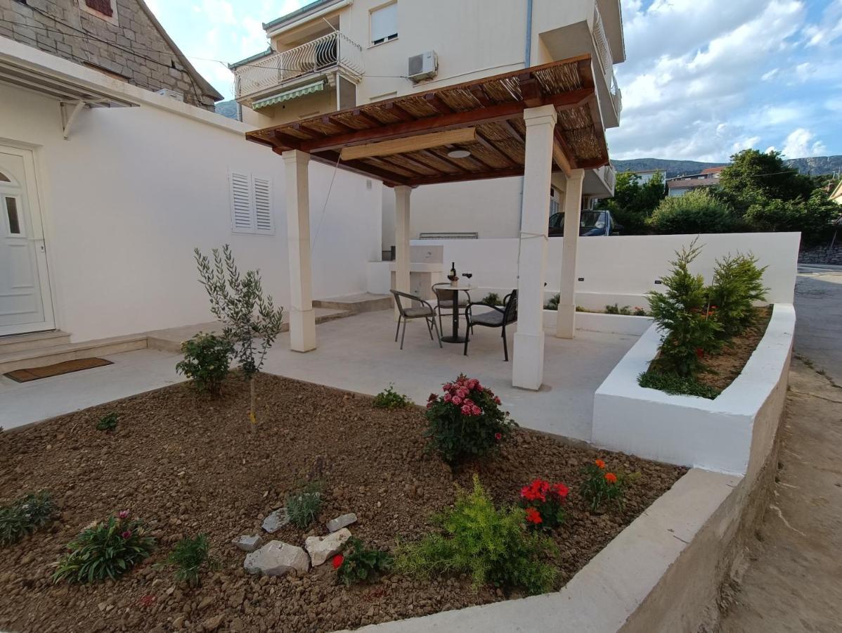 Apartment Smile Solin Luaran gambar
